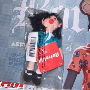 Molly big comfy couch keychain